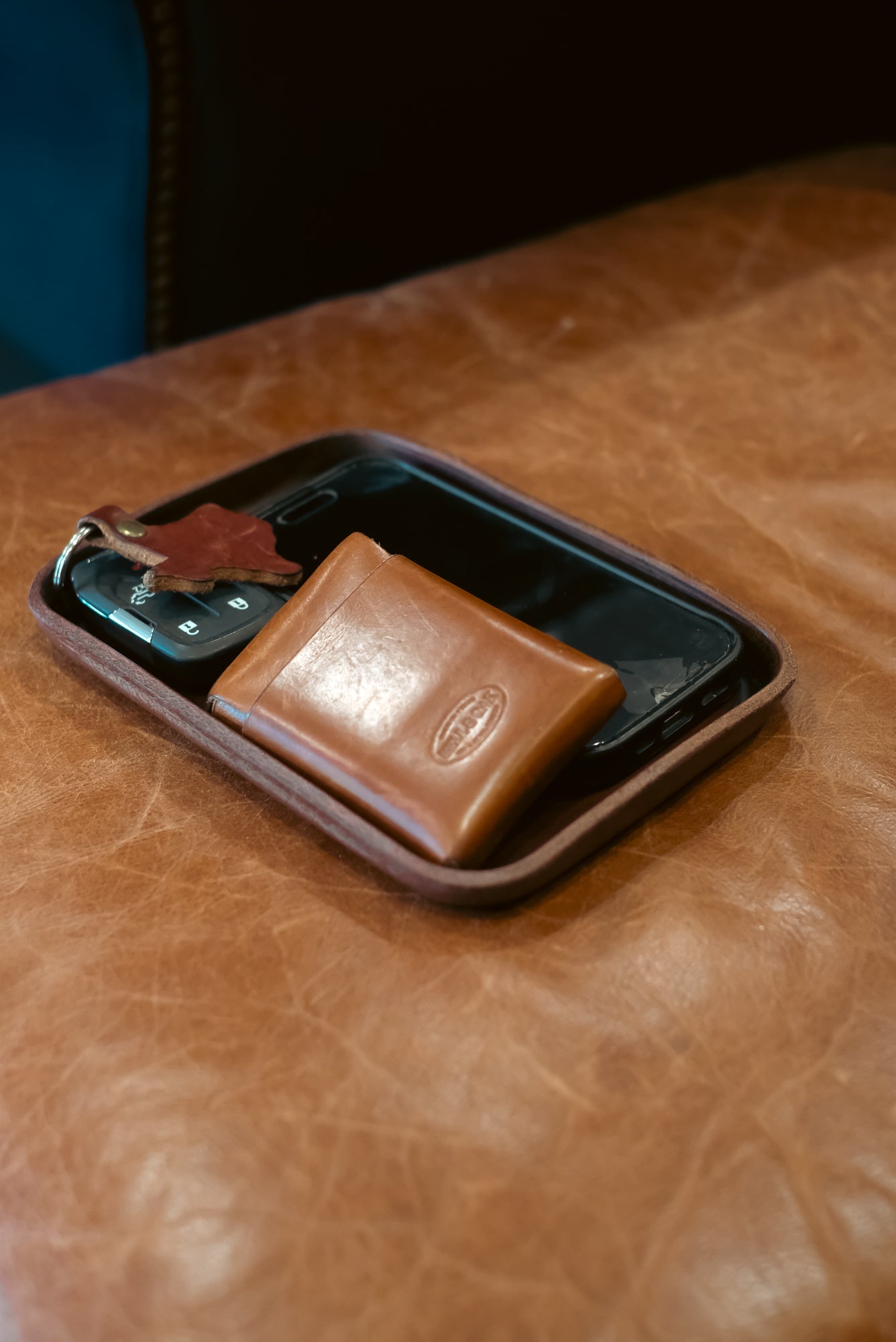 Molded Leather Tray Bell & Oak