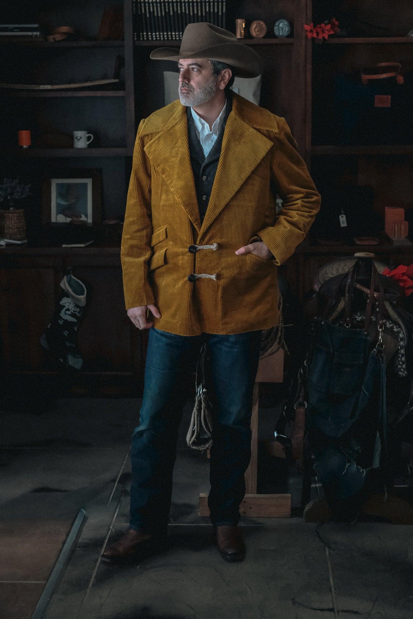 Western-Inspired Men's Corduroy Jacket - Gold