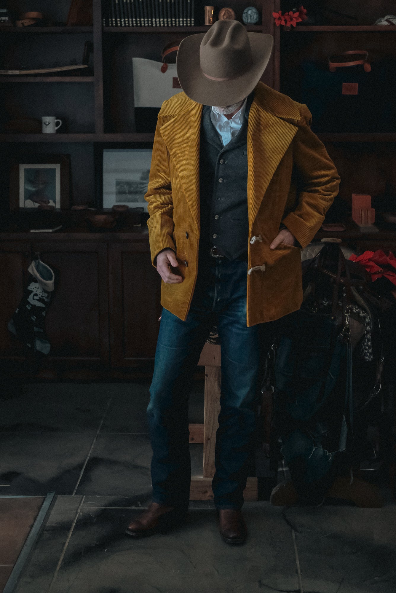 Western-Inspired Men's Corduroy Jacket - Gold